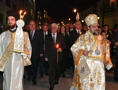 Την περιφορά του Επιταφίου στην Καλαμάτα ακολούθησε ο Πρόεδρος της Δημοκρατίας